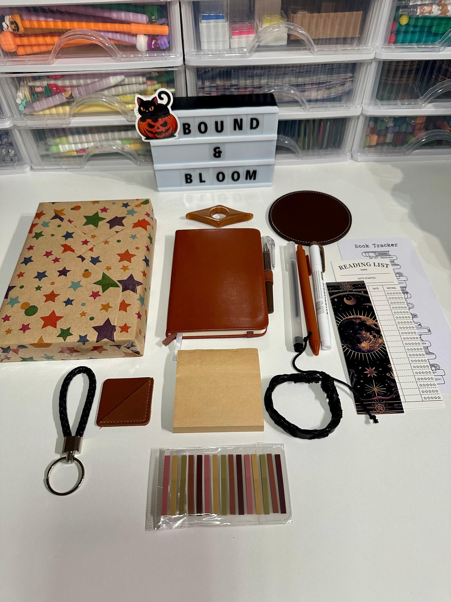 🌟Limited Edition:  Gentlemen’s Bound in Leather 📚🖋️🧳