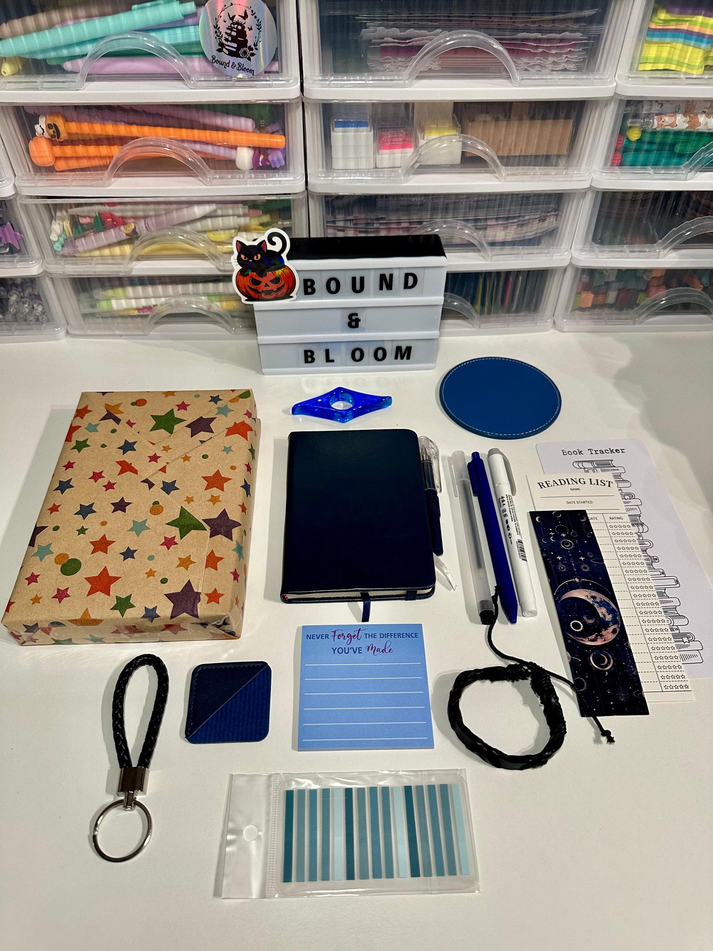 🌟Limited Edition:  Gentlemen’s Bound in Leather 📚🖋️🧳